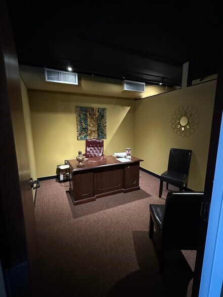 More Photos Of 1039 W Lancaster Ave, Bryn Mawr Storefront Retail Office For Sale