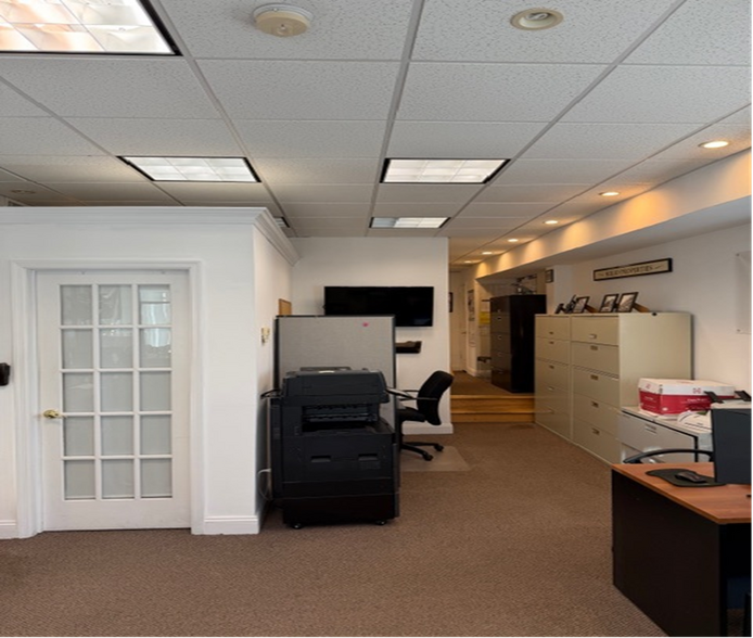 More Photos Of 829 Midland Ave, Yonkers Storefront Retail Residential For Sale