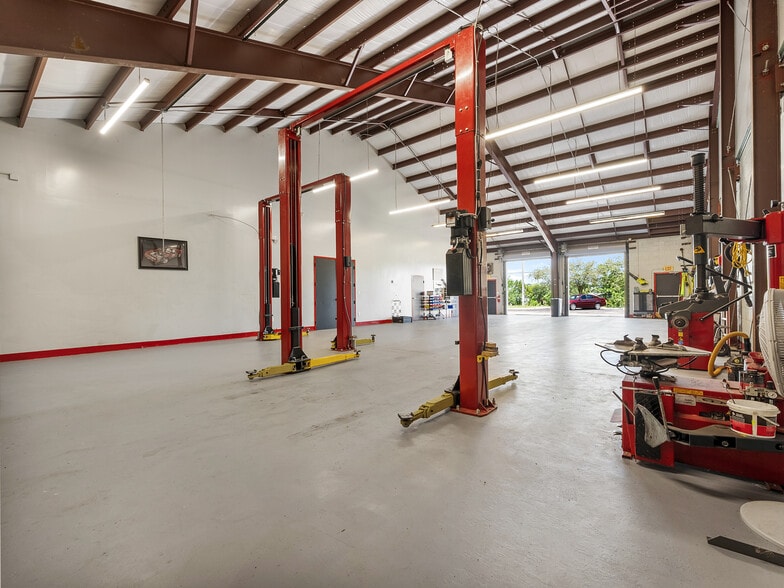 More Photos Of 2106 S US Highway 1, Vero Beach Freestanding For Sale