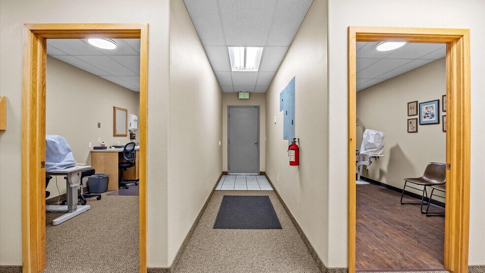 More Photos Of 2737 Crossroads Blvd, Grand Junction Office For Sale