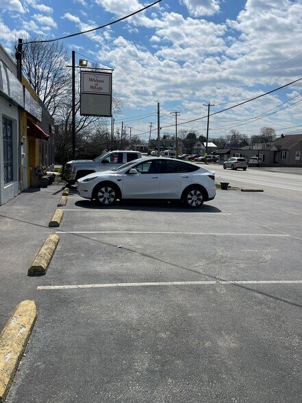 More Photos Of 2847 Ridge Pike, Trooper Restaurant For Lease
