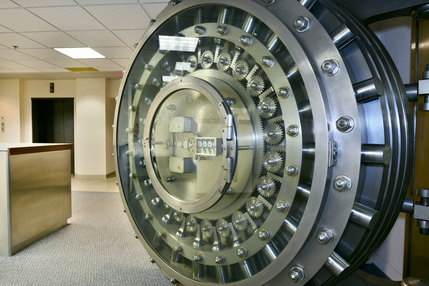 More Photos Of 108 Main Ave SW, Warren Office Residential For Lease