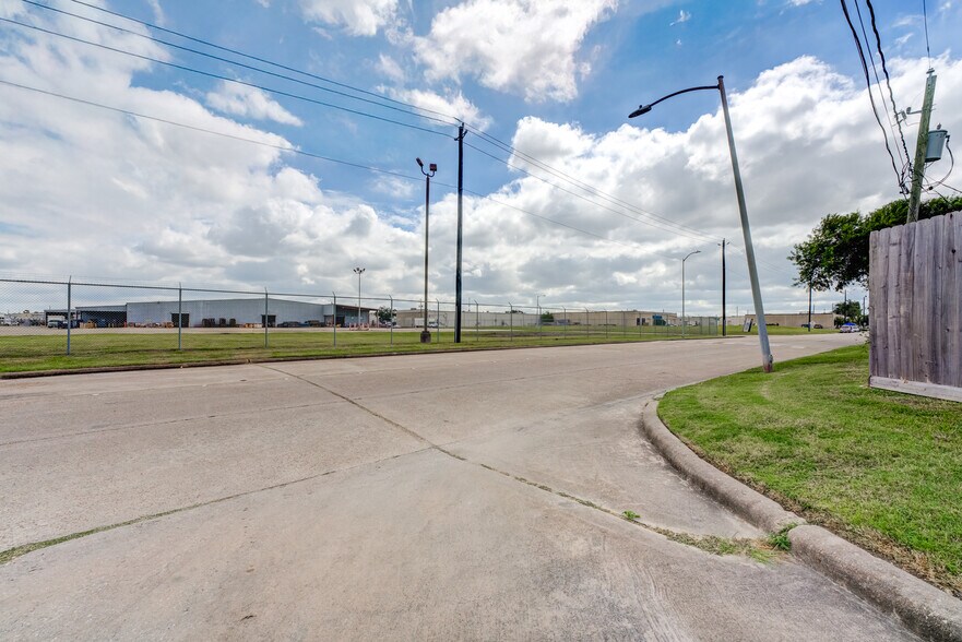 More Photos Of 0 Schury Ln, Houston Land For Sale