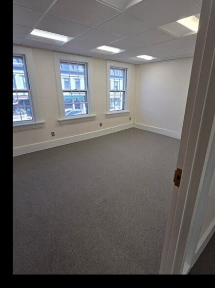 More Photos Of 27 Main St, Concord Storefront Retail Office For Lease