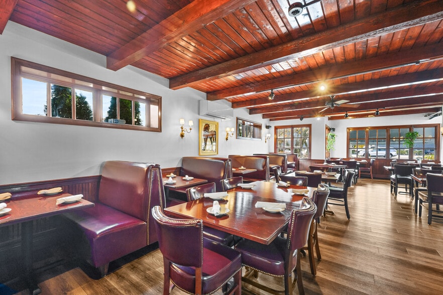 More Photos Of 488 South St, Hyannis Restaurant For Sale