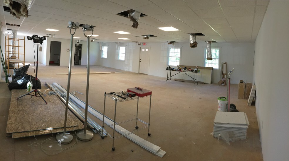 More Photos Of 1216 Portland Rd, Arundel Medical For Sale