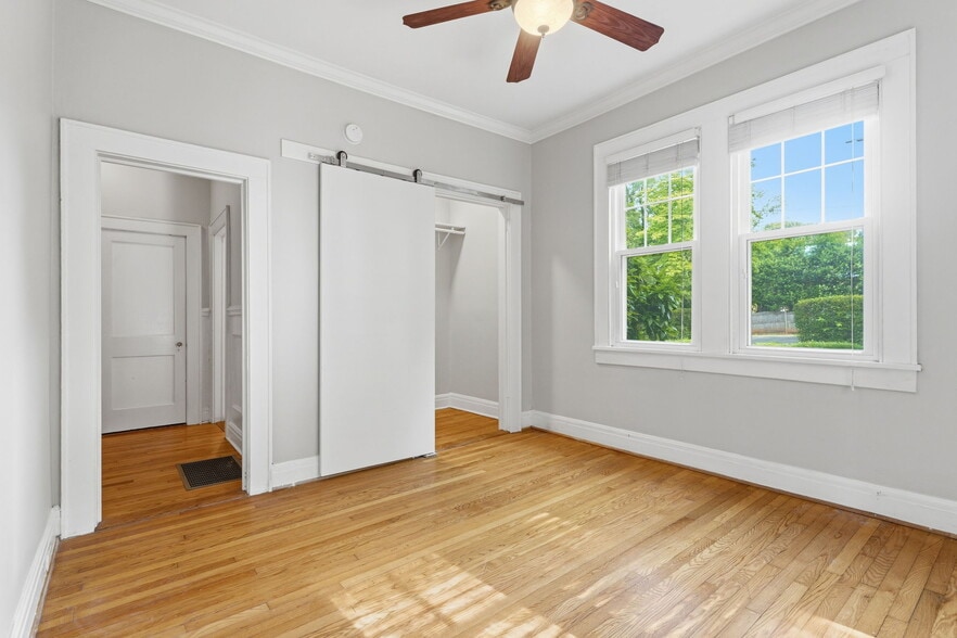 More Photos Of 916 Bromley Rd, Charlotte Apartments For Sale