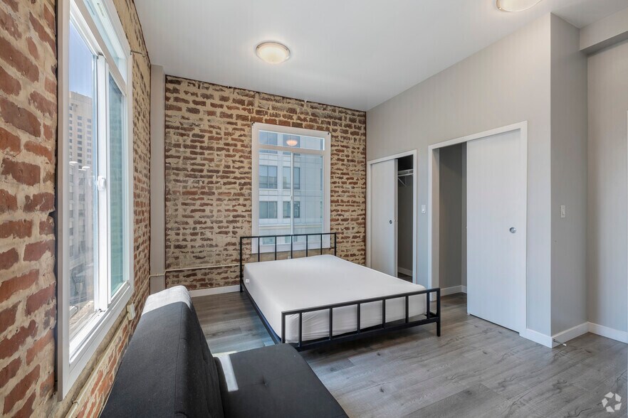 More Photos Of 392 11th St, Oakland Apartments For Sale