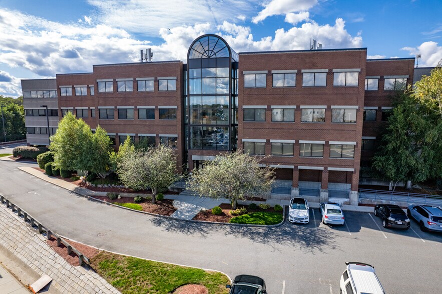 More Photos Of 100 Grossman Dr, Braintree Unknown For Lease