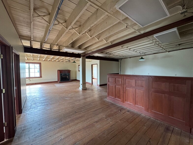 More Photos Of 5243 Shaw Ave, Saint Louis Office For Lease