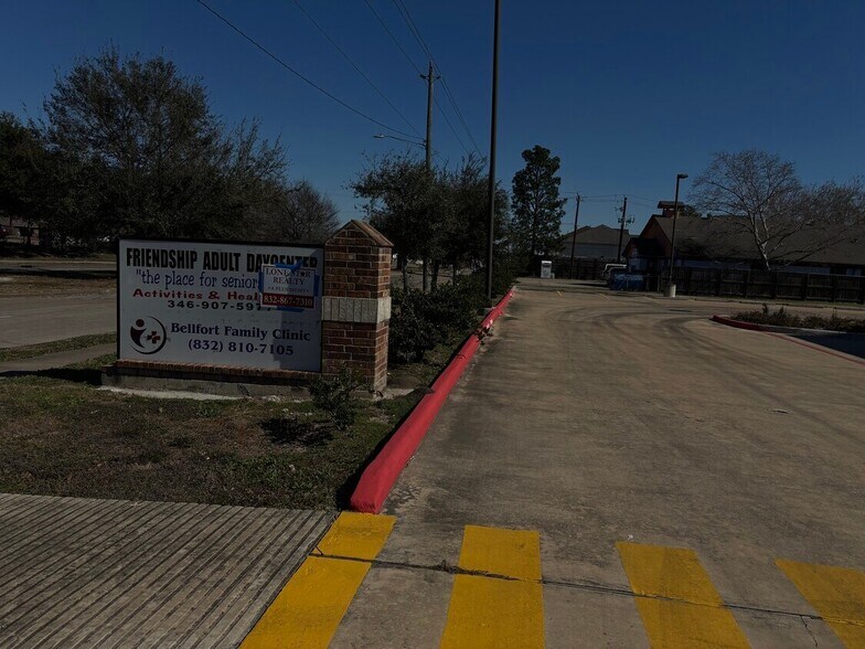 More Photos Of 12923 W Bellfort Blvd, Sugar Land Storefront Retail Office For Sale
