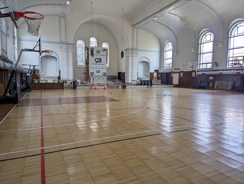 More Photos Of 1901 W Tioga St, Philadelphia Schools For Sale