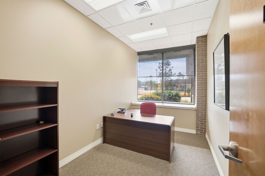 More Photos Of 68031 Capital Trace Row, Mandeville Office For Sale