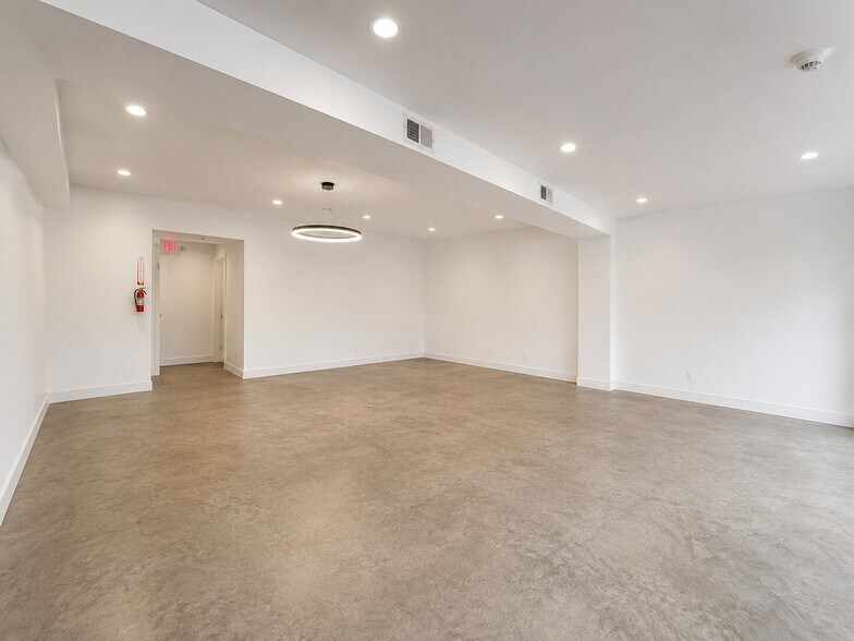 More Photos Of 44 N Central Ave, Hartsdale Storefront Retail Residential For Lease