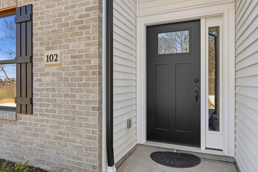 More Photos Of 100 Huselton Dr, Butler Specialty For Sale