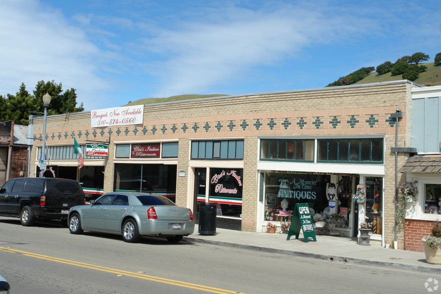 More Photos Of 37372-37390 Niles Blvd, Fremont Storefront For Sale