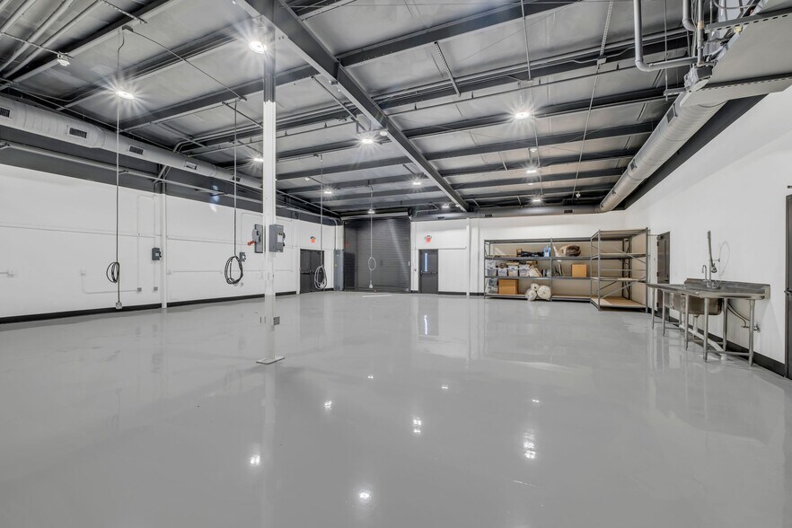 More Photos Of 2200 8th Ave S, Nashville Showroom For Sale