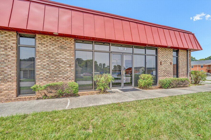 More Photos Of 1930 Braeburn Dr, Salem Medical For Sale