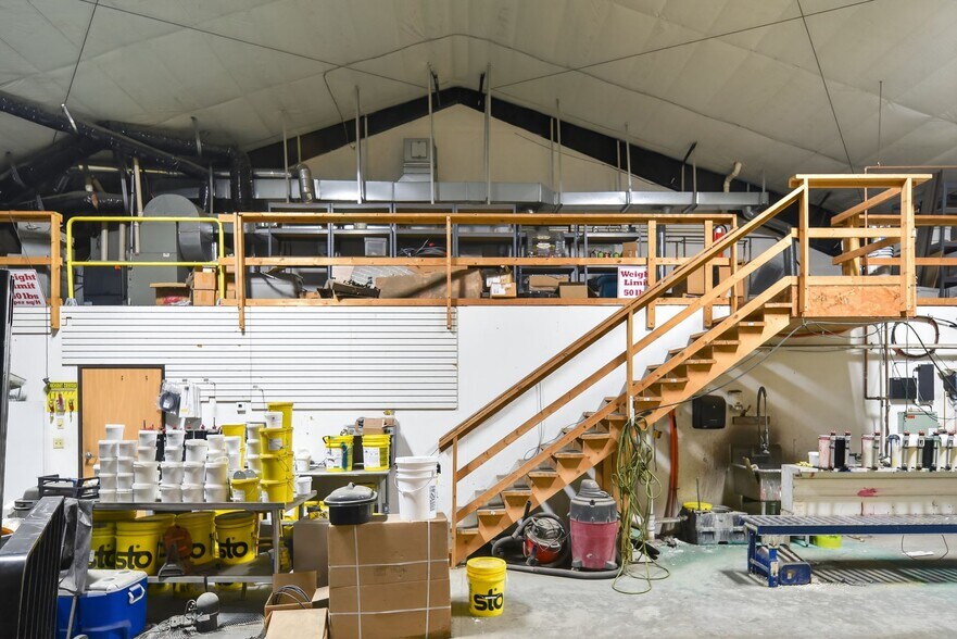 More Photos Of 2605 & 2609 S Carolyn Ave, Sioux Falls Industrial For Lease