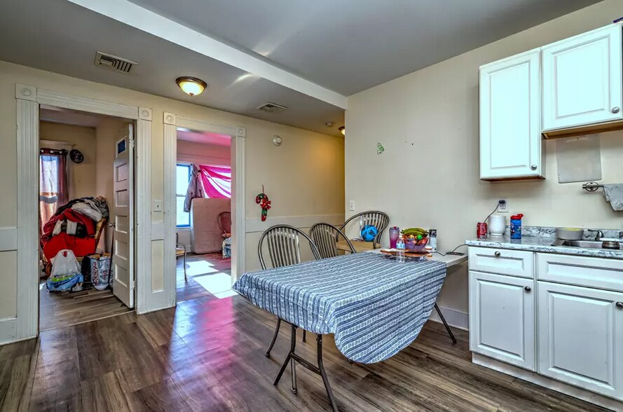 More Photos Of 420-428 Pembroke St, Bridgeport General Retail For Sale