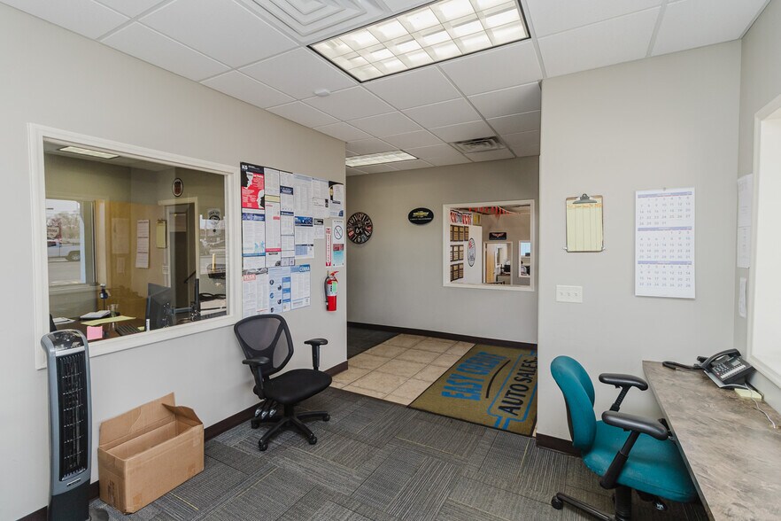 More Photos Of 3101 S Broadway St, Wichita Freestanding For Sale