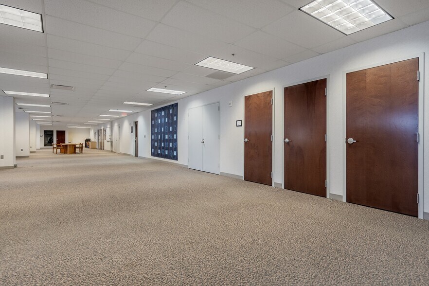 More Photos Of 55-75 Erieview Plz, Cleveland Office For Sale