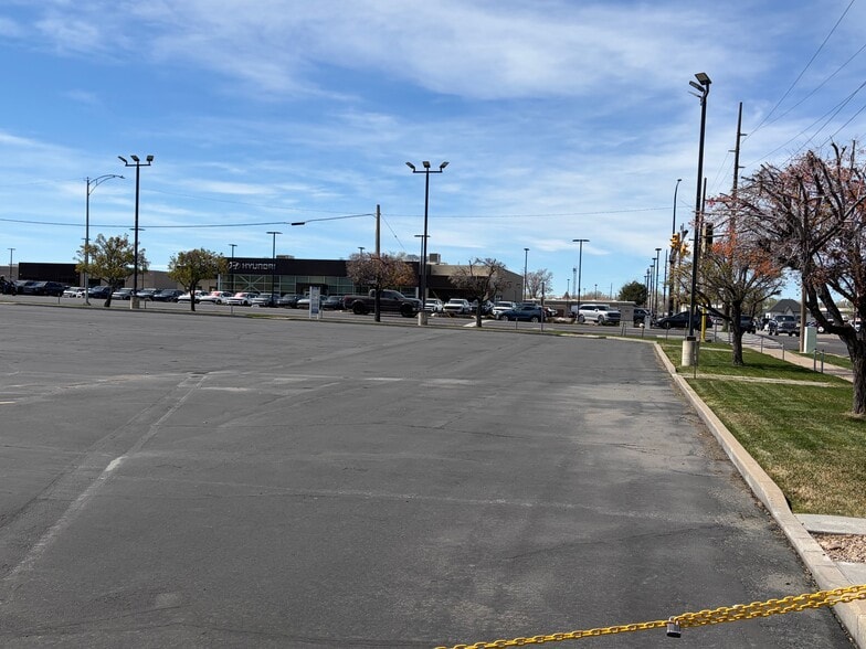 More Photos Of 3312 Wall Ave, Ogden Auto Dealership For Lease