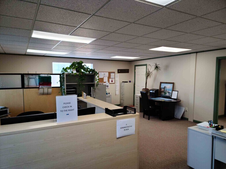 More Photos Of 114 State Rd, Sagamore Beach Warehouse For Lease