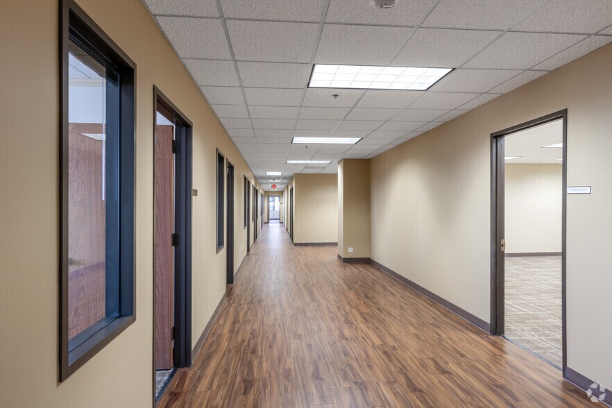 More Photos Of 508 W Wall St, Midland Office For Lease