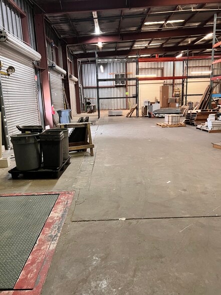 More Photos Of 500 W Orange Blossom Trl, Apopka Manufacturing For Lease