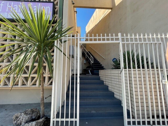 Primary Photo Of 1017-1019 S La Brea Ave, Los Angeles Medical For Lease