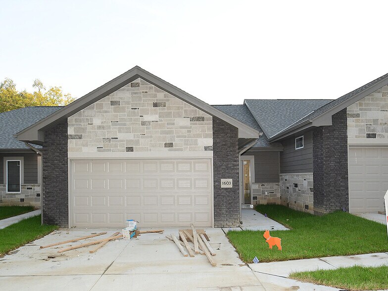 More Photos Of , Bellevue Multifamily For Sale