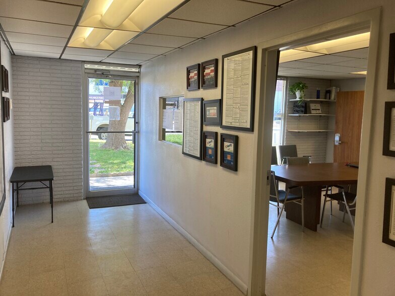 More Photos Of 4763 Broom St, San Antonio Warehouse For Lease