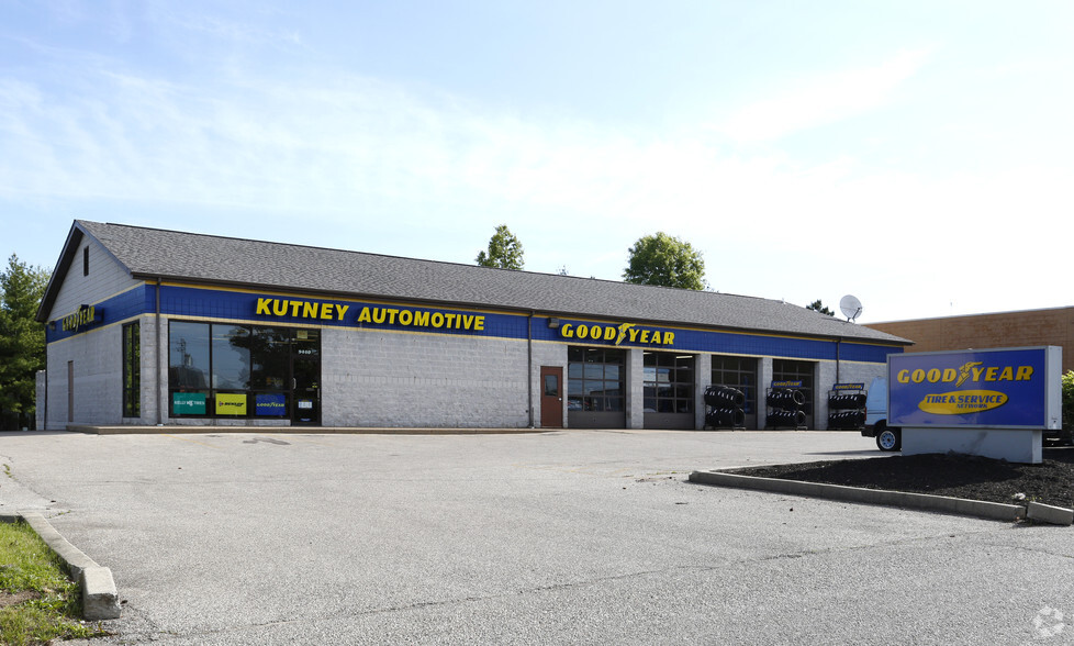 Primary Photo Of 9440 Fields Ertel Rd, Cincinnati Auto Repair For Sale