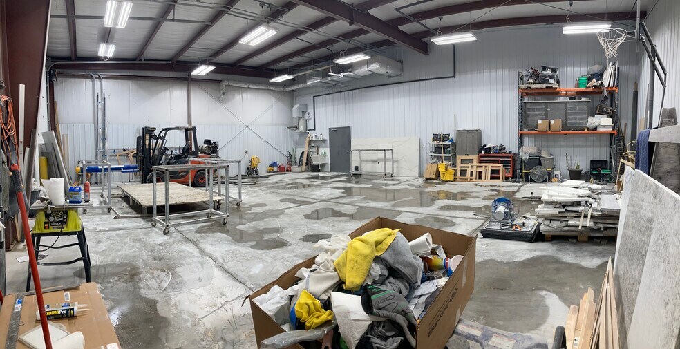 More Photos Of 1752 Velp Ave, Howard General Retail For Lease