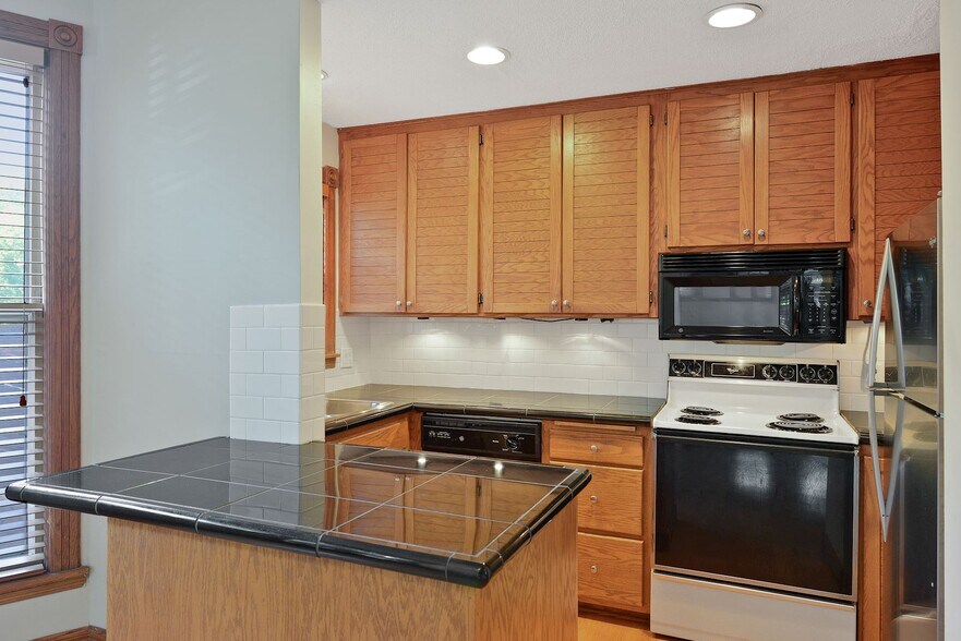 More Photos Of 197 Kent St, Saint Paul Multifamily For Sale