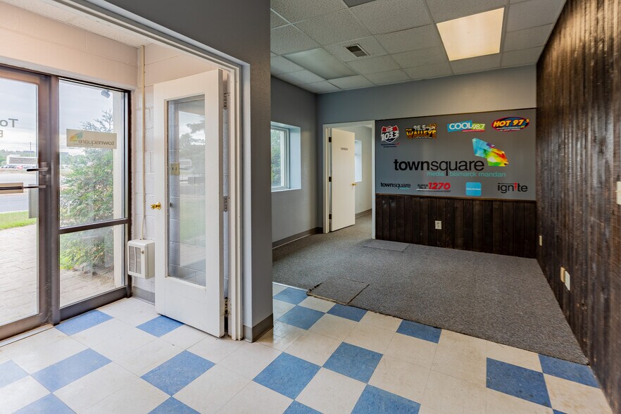 More Photos Of 4303 Memorial Hwy, Mandan Movie Radio TVStudio For Lease