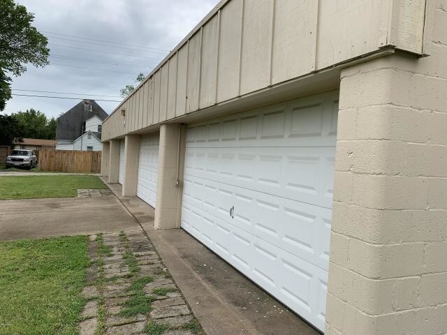 More Photos Of 600 Broadway St, Joplin Warehouse For Sale