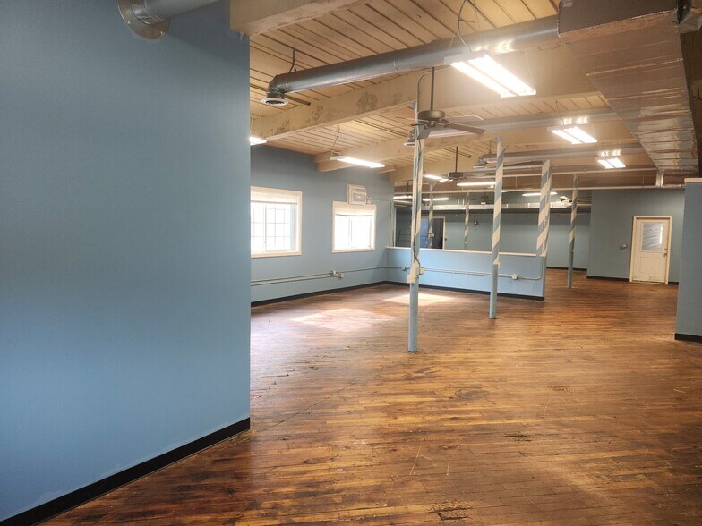 More Photos Of 1548 Burden Lake Rd, Averill Park Warehouse For Lease