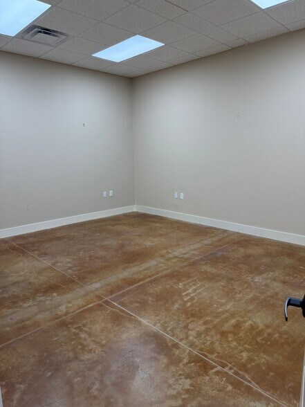 More Photos Of 9712 Ranch to Market 2147 rd, Horseshoe Bay Office For Lease