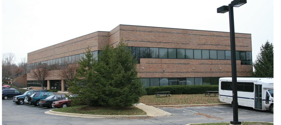 More Photos Of 15200-15222 Dino Dr, Burtonsville Light Distribution For Lease