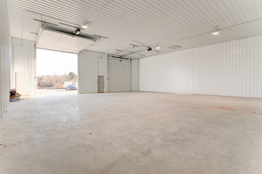 More Photos Of 5773 E Main Street Rd, Batavia Warehouse For Lease