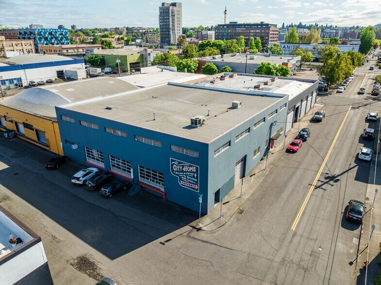 More Photos Of 217 SE Taylor St, Portland Warehouse For Sale