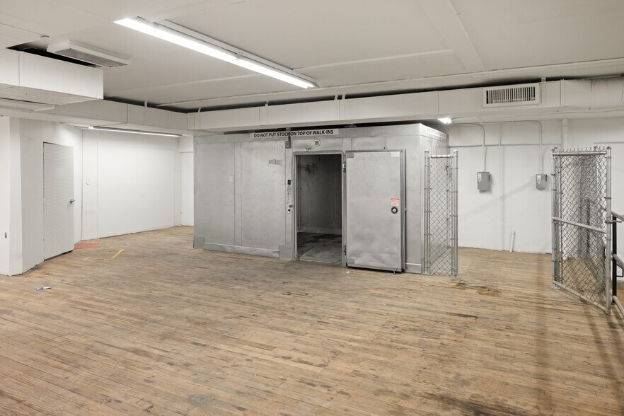 More Photos Of 2700 N Broadway, Los Angeles Freestanding For Sale