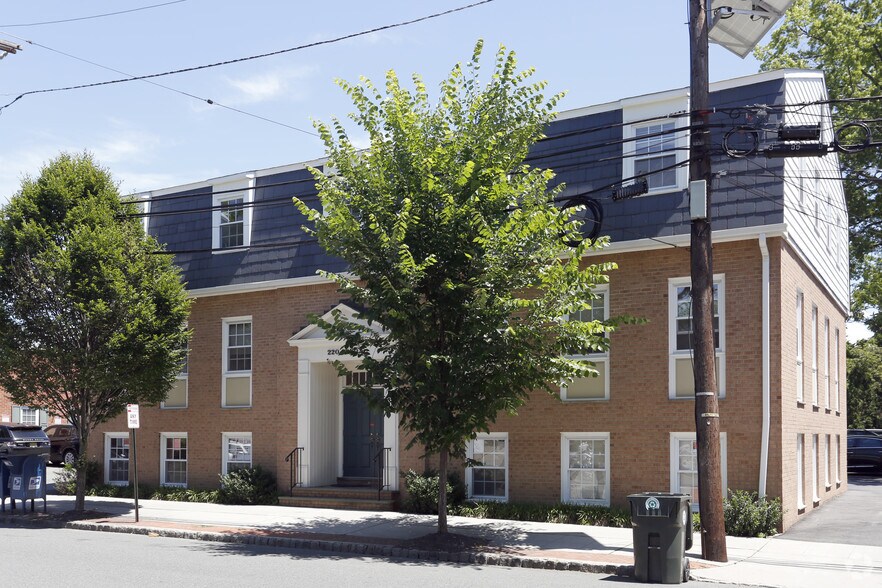 Primary Photo Of 220 Lenox Ave, Westfield Office For Lease