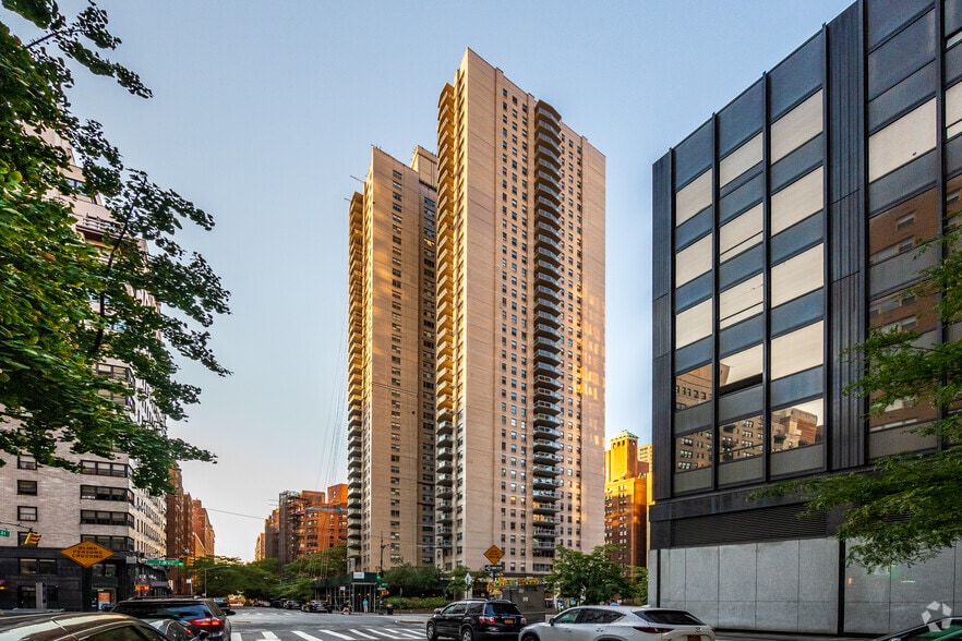 Primary Photo Of 401 E 55th St, New York Apartments For Lease