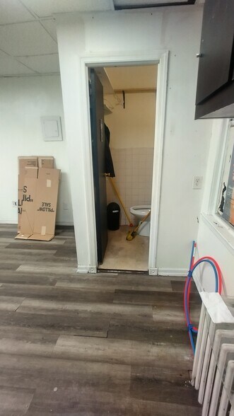 More Photos Of 10354 93rd St, Ozone Park General Retail For Lease