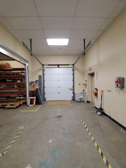 More Photos Of 875 Boul Charest O, Québec Office For Sale