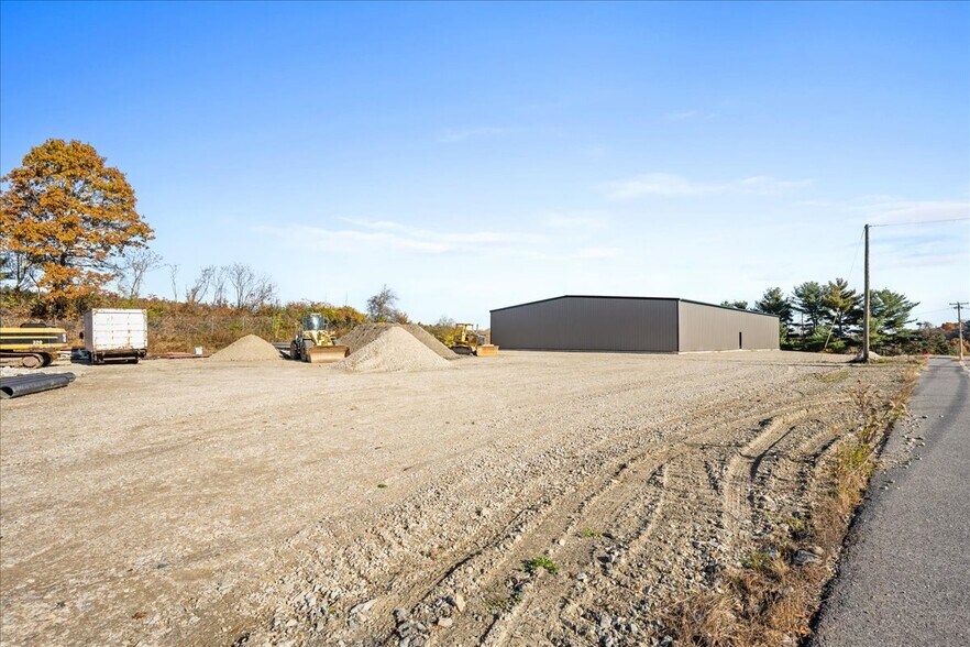 More Photos Of 15 Technology Dr, Auburn Warehouse For Lease