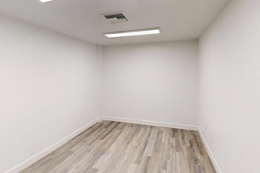 More Photos Of 1201 W Jackson St, Orlando Warehouse For Sale